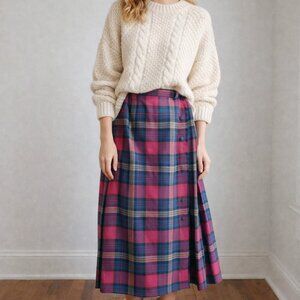 Vintage Pure Virgin wool kilt, beautiful traditional tartan, excellent condition